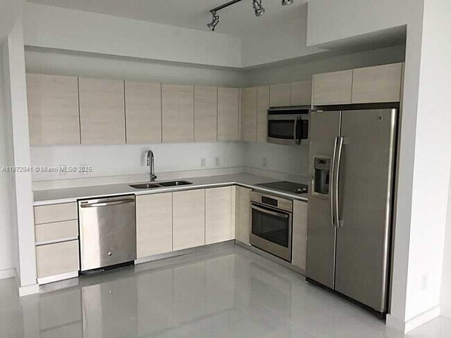Foto del edificio - 4250 Biscayne Blvd