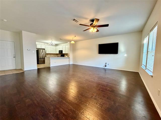 Foto del edificio - 6000 Lost Valley Dr