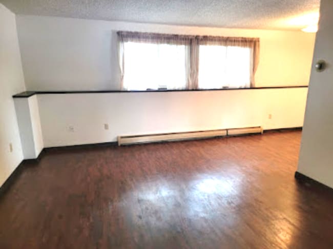 Building Photo - 900 Montana St