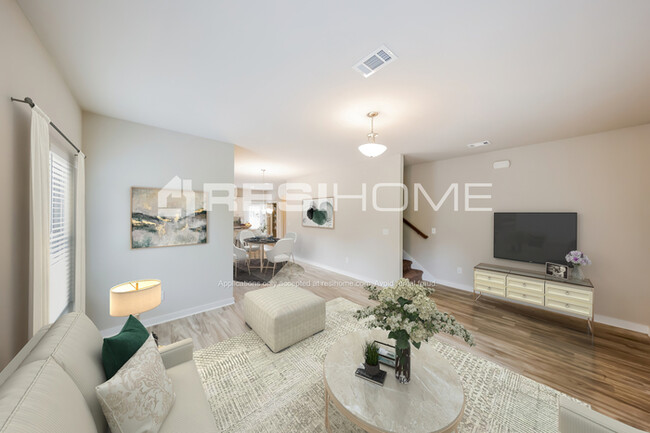 Building Photo - 10978 Woodland Dr