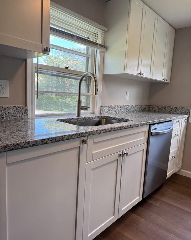 Foto del edificio - 2 Bed 2 Bath House on Easley Avenue