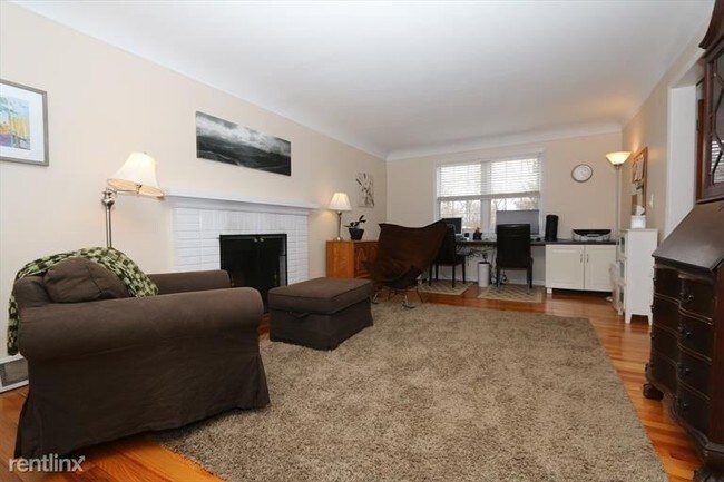 Building Photo - 3 br, 2.5 bath House - 5056 Twin Brook