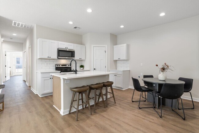 Building Photo - Auburn Villas - 3 Bedroom 2 Bathroom Molly
