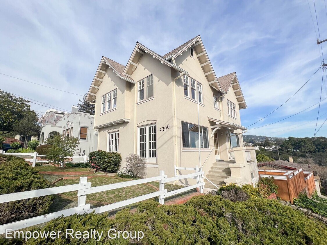 Primary Photo - 3 br, 2 bath House - 4300 Everett Ave,