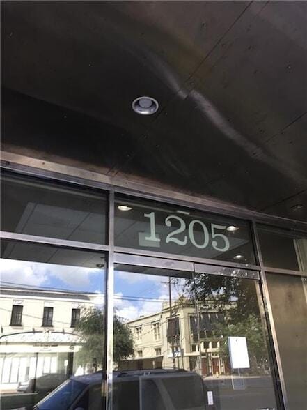 Foto del edificio - 1205 St Charles Ave