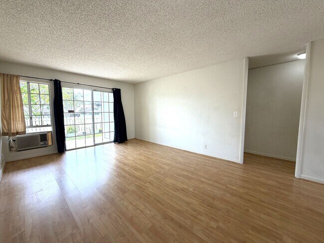 Foto del edificio - Villages at Waipio (Waipahu) - Ground Floor Unit, 2 bedroom/2 bathrooms and 1 parking stalls