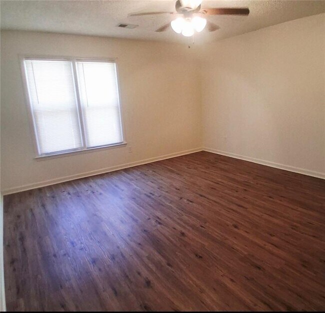 Foto del edificio - 4067 Coopers Hill Dr SE