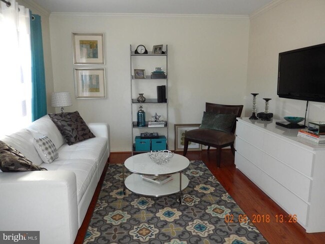 Building Photo - 6054 Old Landing Way