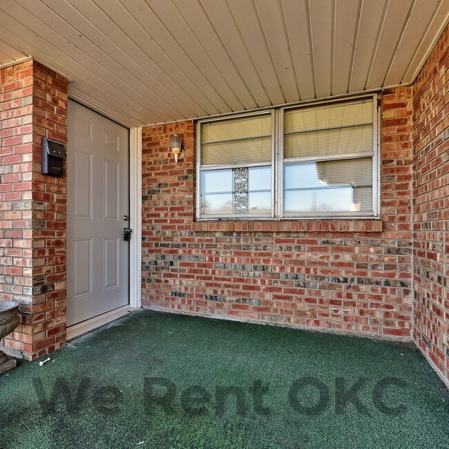 Building Photo - 1332 SW 77th Pl