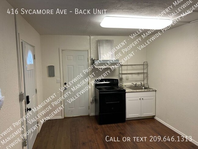 Building Photo - Nice 1 Bedroom 1 Bath Back Unit