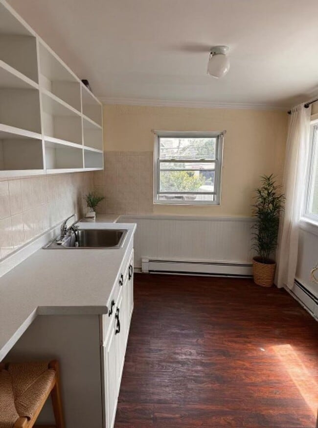 Building Photo - 61 Van Zant St