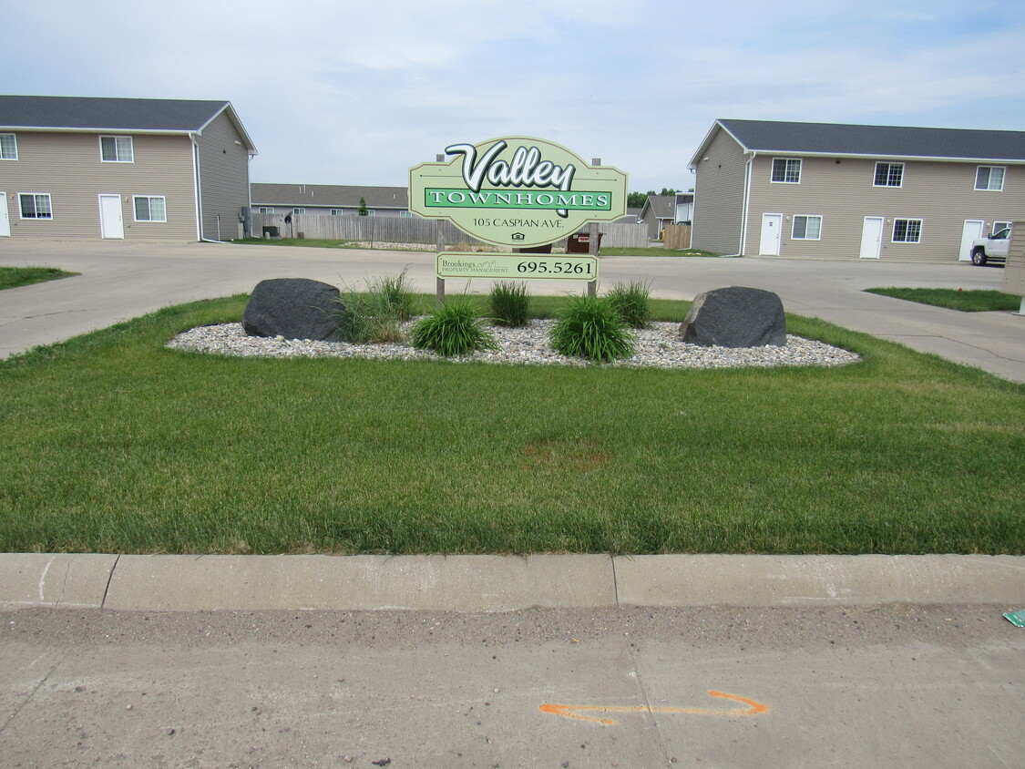 Exterior - 105 Caspian Ave