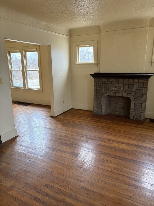 Building Photo - 5902 Wayburn St
