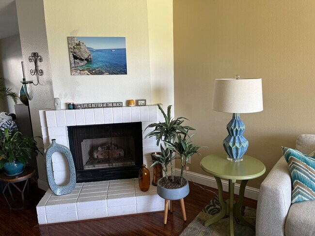 Chimenea - 817 America Way