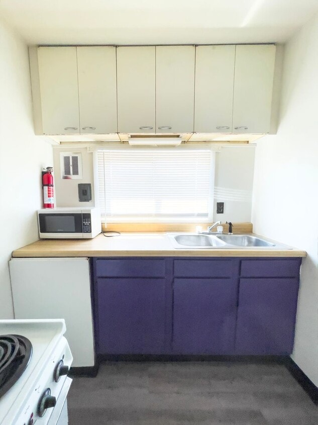 Foto principal - PRELEASING for AUGUST! Close to Campus