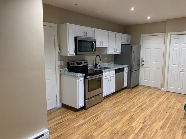 Building Photo - 1098 Stafford St