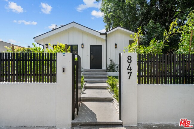 Foto del edificio - 847 Huntley Dr