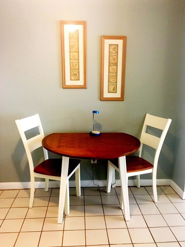 Table can easily fit four! - 176 Maple Ave