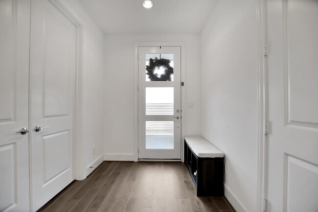 Foto del edificio - 2705 Maxroy St