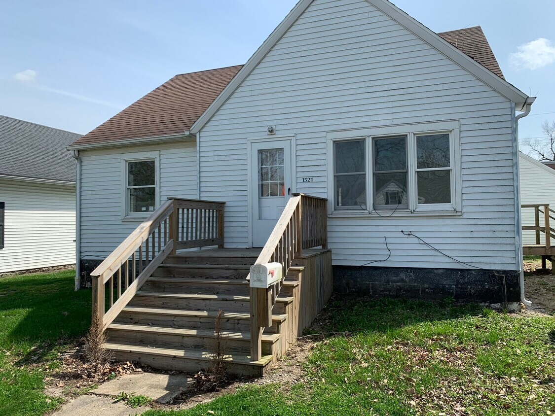 Primary Photo - 1521 2nd St