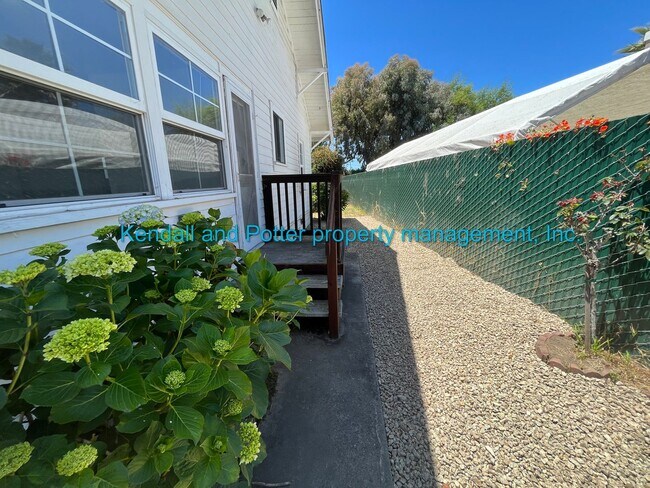 Foto del edificio - Centrally Located Santa Cruz 3 Bedroom 2 B...