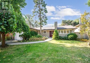 Building Photo - 15 Quinby Ct