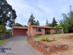 Building Photo - 10685 SW 77th Ave