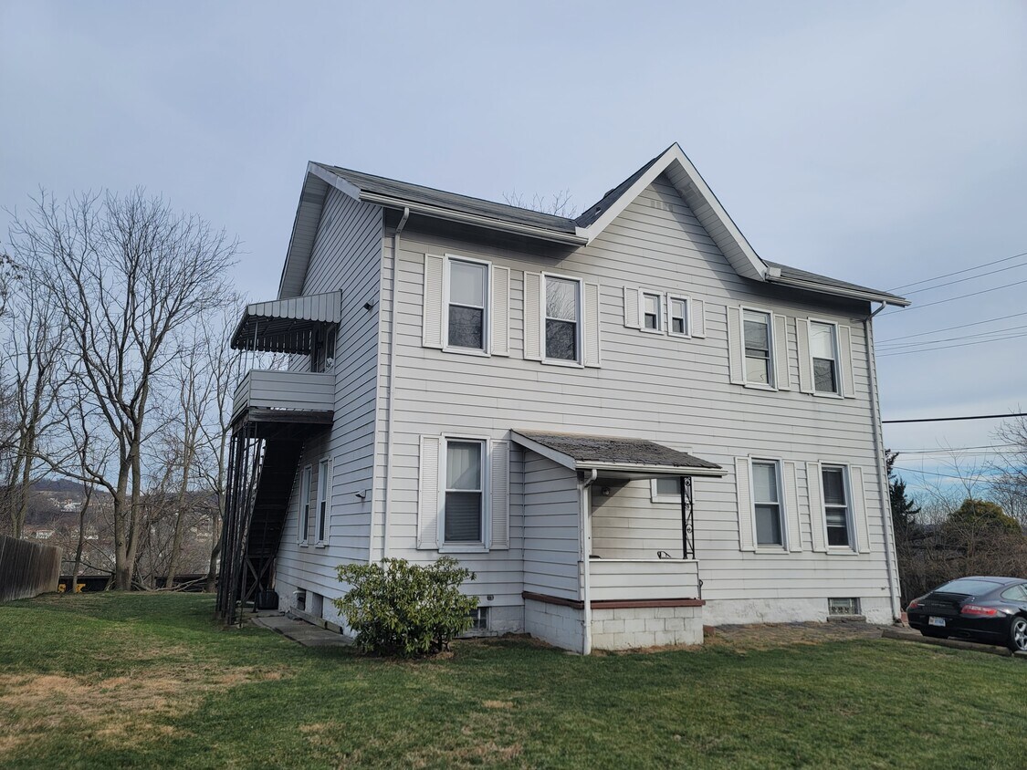 384 Fair Ave Unit 2, Beaver, PA 15009 Apartments Beaver, PA