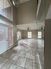 Building Photo - 201 Pebble Springs Ln