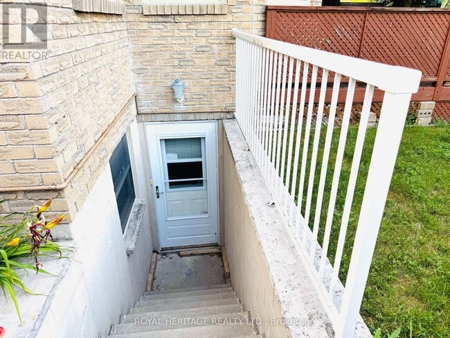 Building Photo - 650 Cognac Crescent
