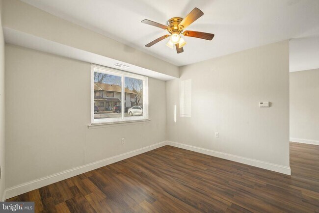 Building Photo - 909 Timber Creek Rd