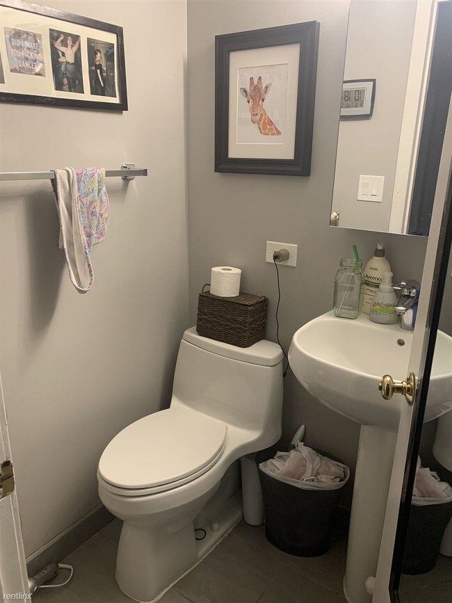 Foto del edificio - 2 br, 2 bath  - 902 W Armitage Ave