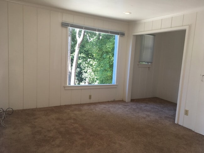 Building Photo - Via Ventura (32)