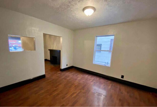 Foto del edificio - 813 11th St W