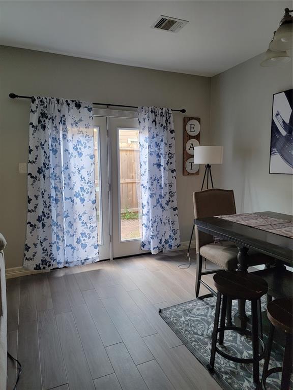 Foto principal - 16019 Summerville Lake Dr