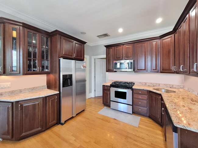 Building Photo - 32 Ward St