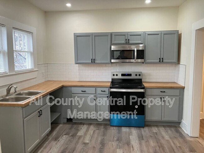 Foto del edificio - 2725 23rd St SW