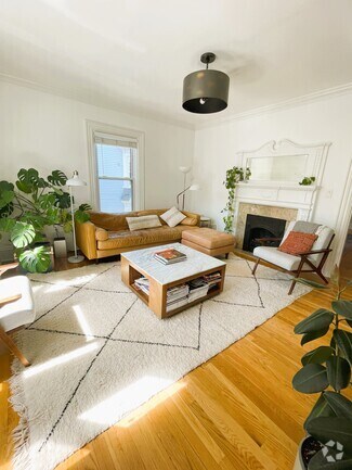 Building Photo - 86 Wyman St