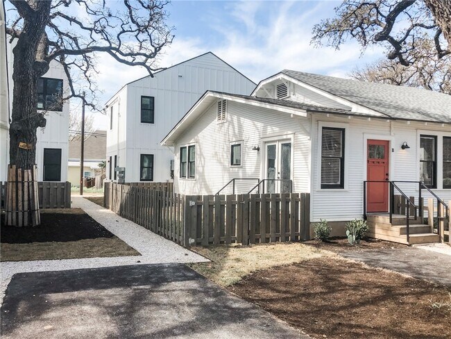 Building Photo - 4004 Avenue C