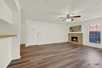 Building Photo - 1202 Thorpe Ln