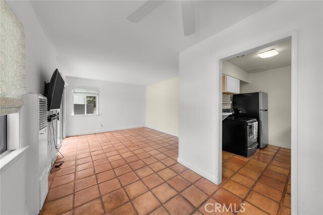 Foto del edificio - 606 Loma Dr