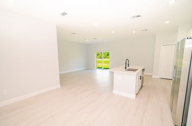 Building Photo - 1103 Saint Tropez Ct