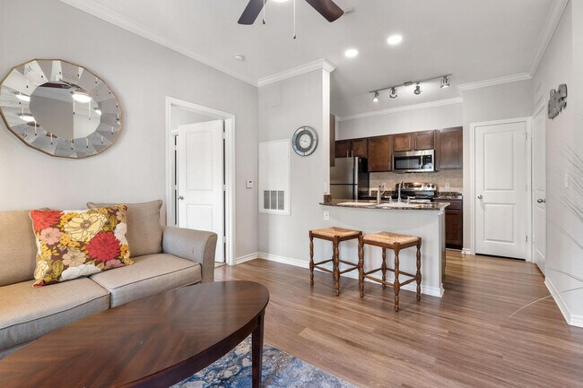 Foto del edificio - 5511 Pecan Spgs Rd