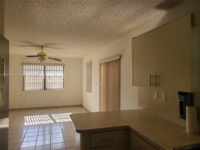 Foto del edificio - 4265 NW 2nd Terrace