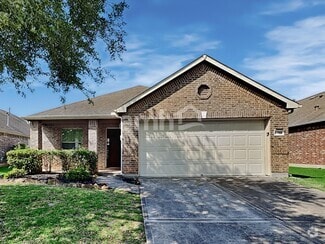 Building Photo - 2713 Sandberry Dr