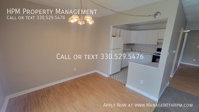 Building Photo - 723 E Waterloo Rd