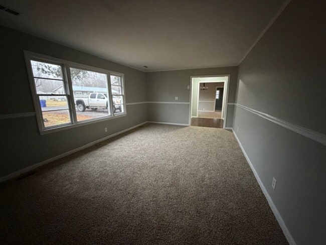 Foto del edificio - 4 Bedroom 2 Bath house