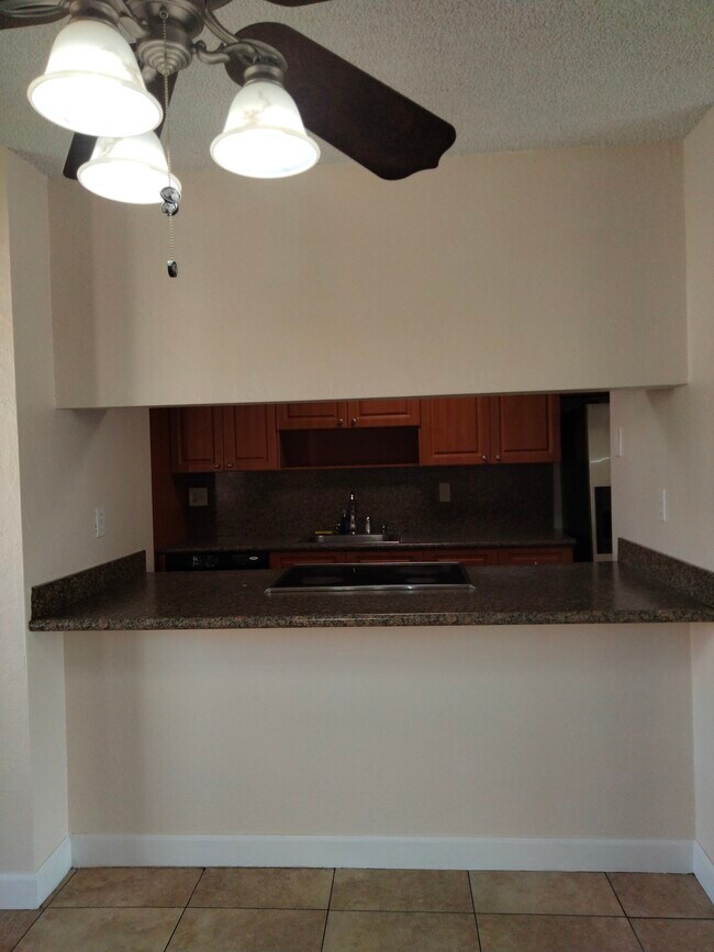Building Photo - 7230 Fairway Dr