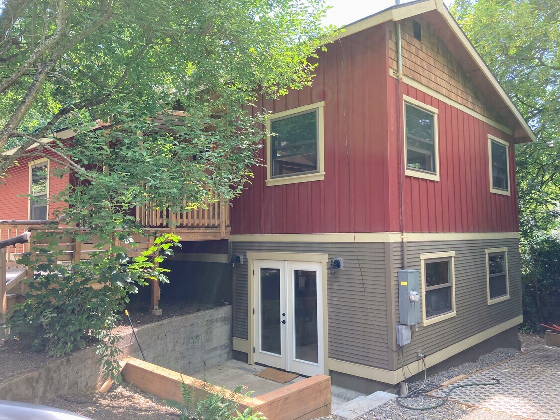 Primary Photo - 5352 SW Custer St
