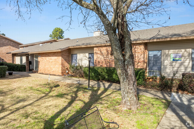 Leasing Office - Magnolia Apartments